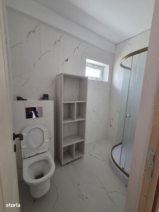 Apartament de vanzare 2 camere semidecomandat -  zona Bere - Pitesti