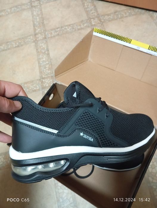 Кроссовки рабочие