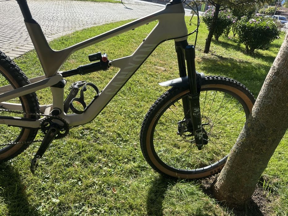 Карбонов планински Canyon Spectral CF8 Не е cube trek Santa Cruz YT гр ...