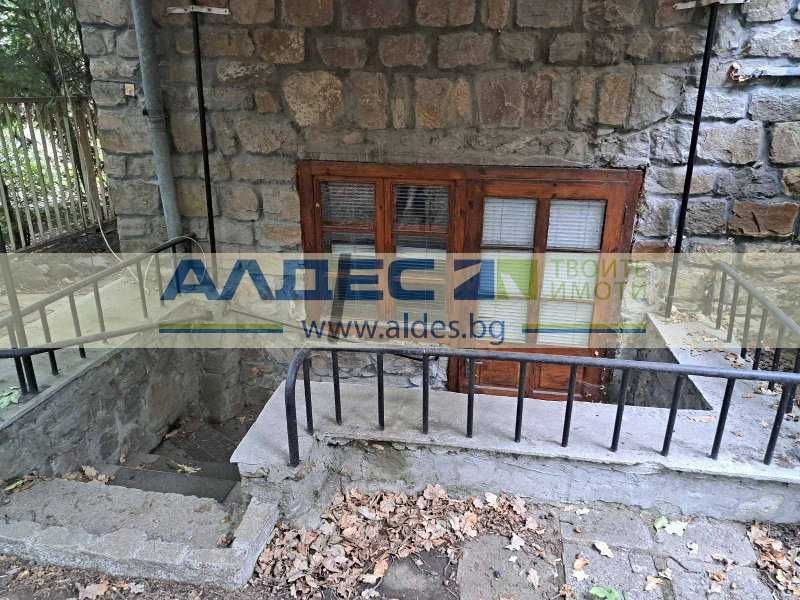 Отдава се под наем къща в Лозенец до пл. Журналист!