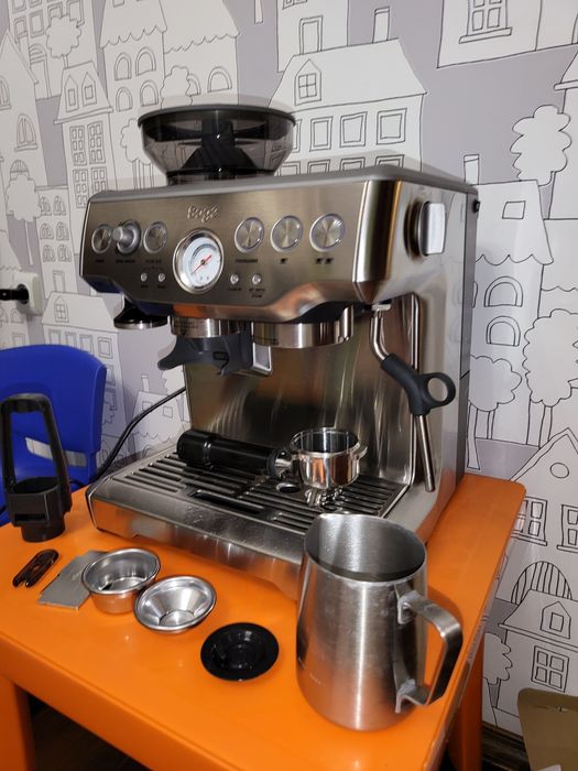 Еспресо машина SAGE Barista Express 875 Кафемашина с кафемелачка