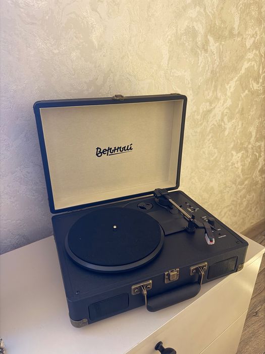 Виниловый проигрыватель Верный Deluxe