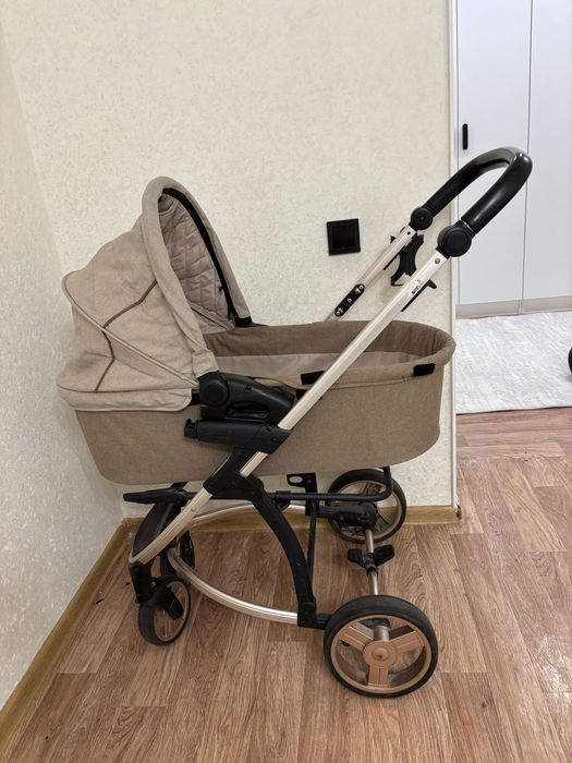Продам коляску 3 в 1