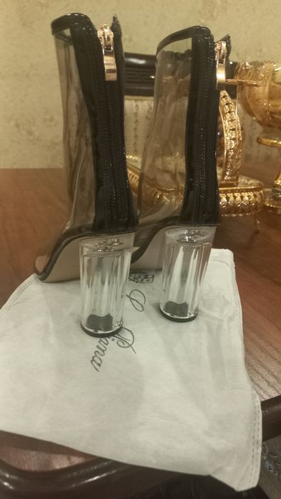 Продаётся босоножки