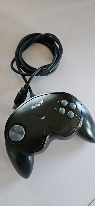 Vând manetă pentru jocuri Manetă Jocuri Genius MaxFire G-08XU, USB, Windows 10/11"