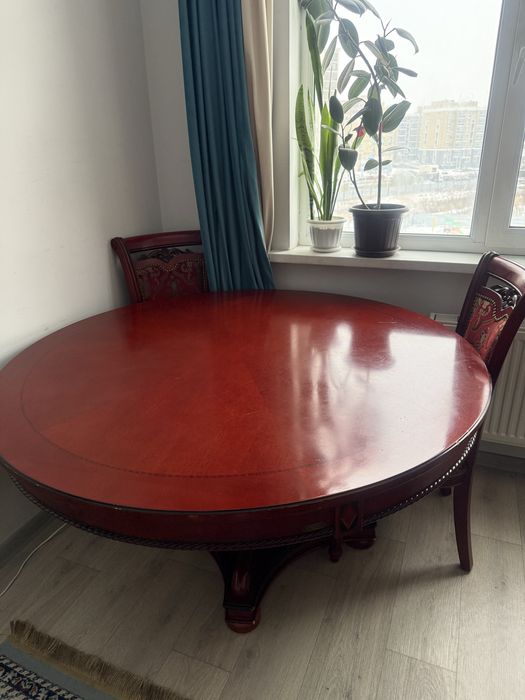 Стол и 4 стулья деревянные