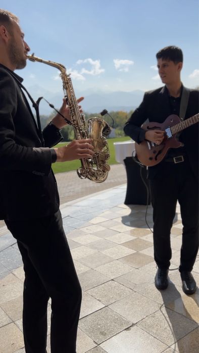 Саксофонист / живая музыка / музыкант