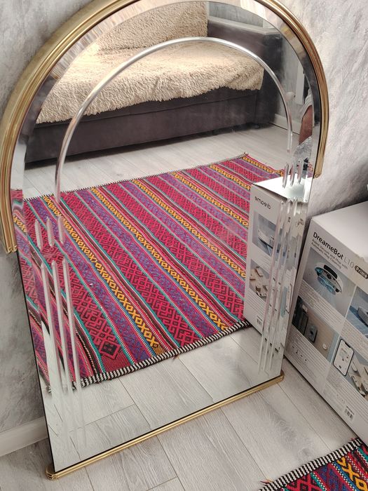 Зеркало продам, в позолоченной раме.