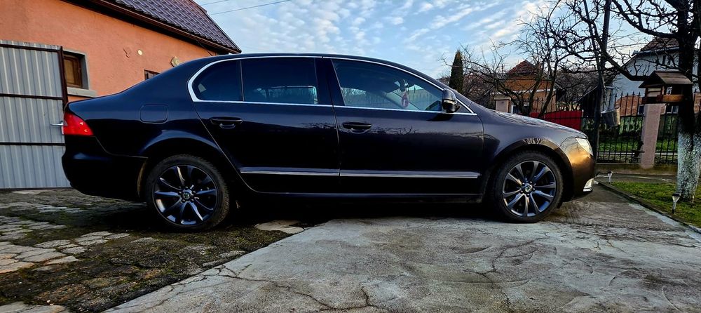 Vând Skoda Superb 2