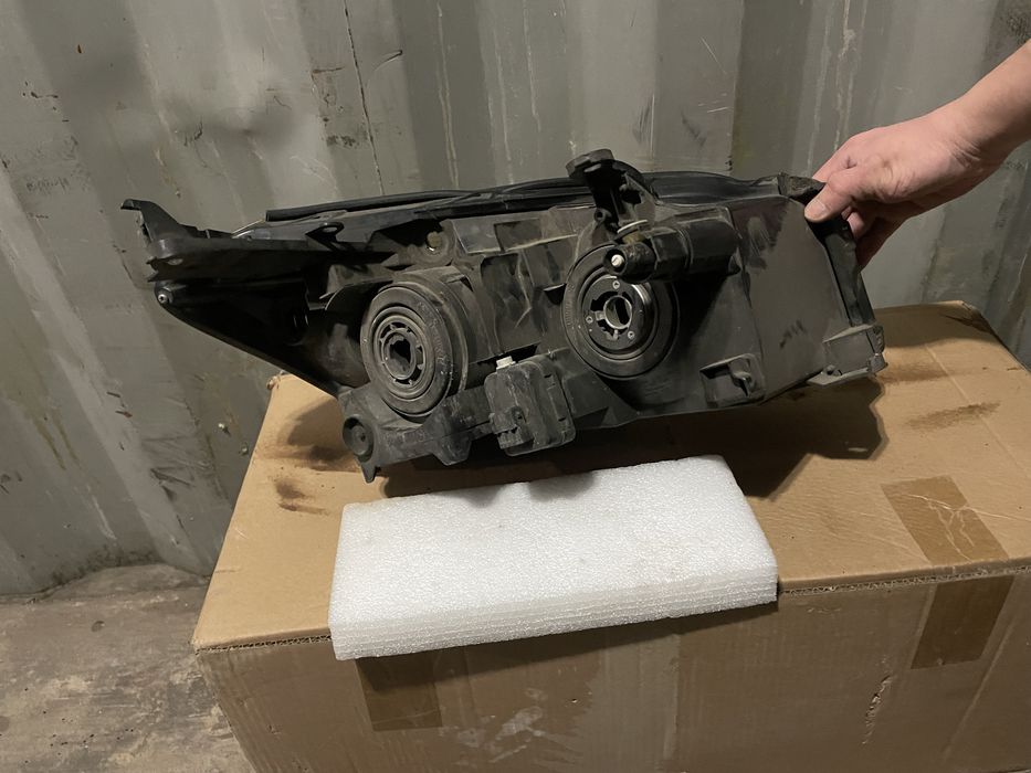 toyota rav4  фара