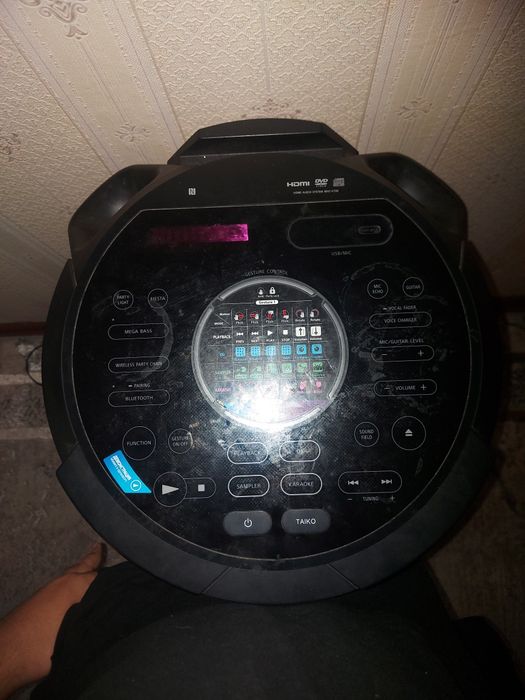 Колонка от SONY со светомузыкой