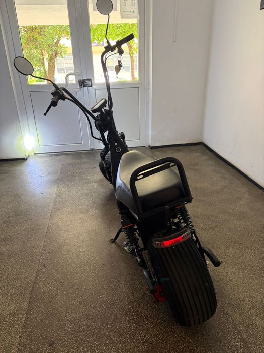 Vand scuter electric