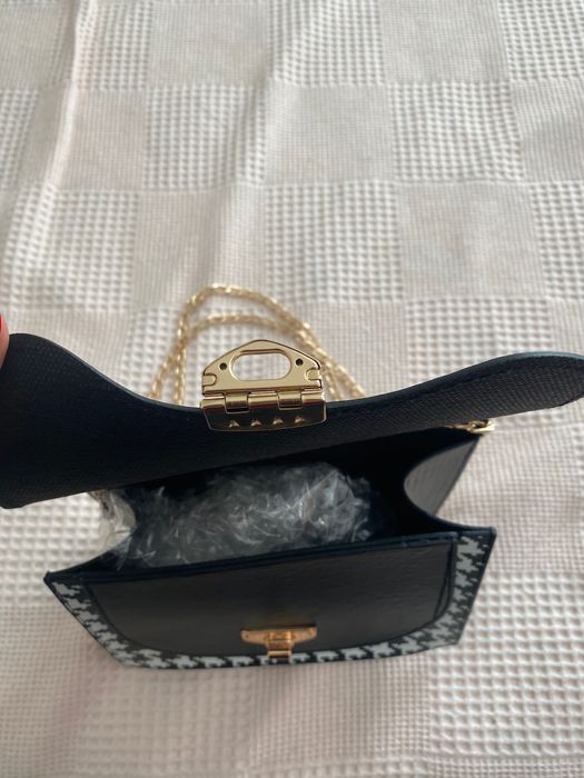 Чисто нова чанта