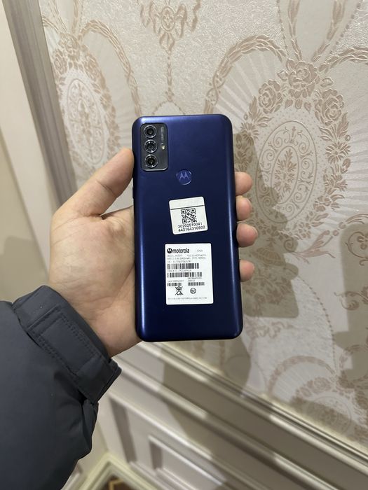 Motorolla kelishtirib beraman yangi zaryadi 2 kunga yetadi