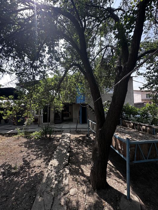 Shahar tashqarisida dalahovli sotiladi