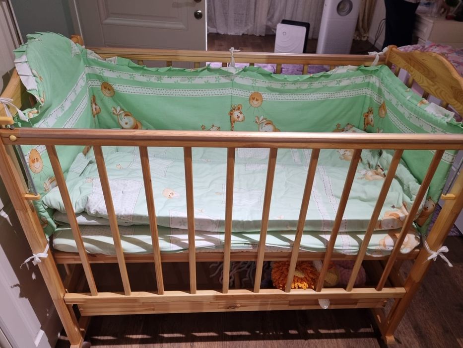 Продам детскую кроватку