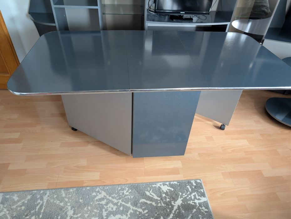 Set compus din  Mobilă + Masă extensibilă + Masă cafea