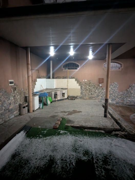 Dacha-uy sotiladi uch qahramon (parvoz mahalla)