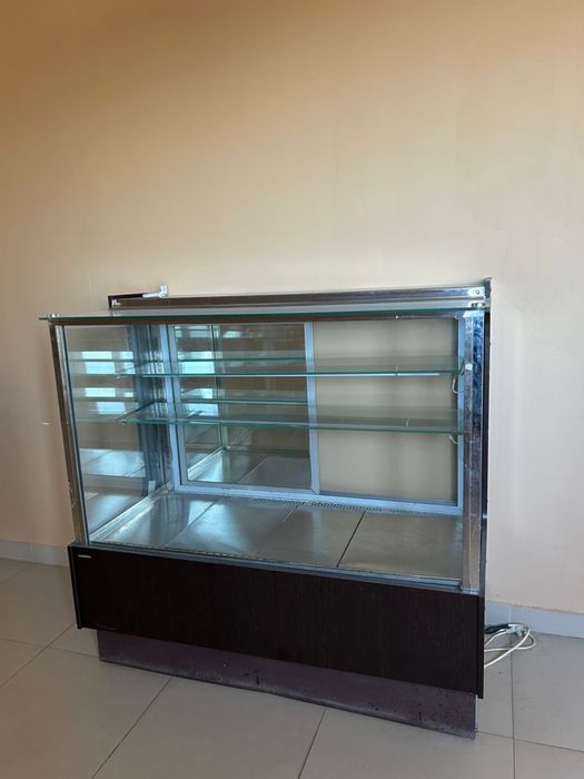 Холодильник почти новый