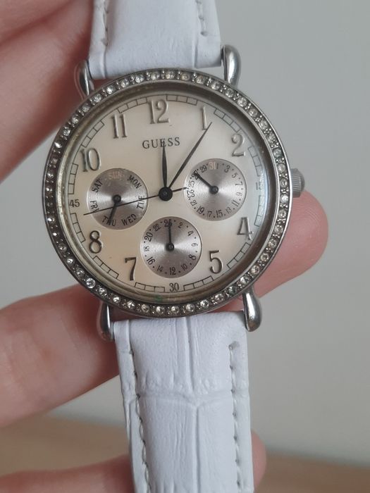 Ceas Damă GUESS Multifunction – Curea Piele noua Albă Imaculată – Model I85