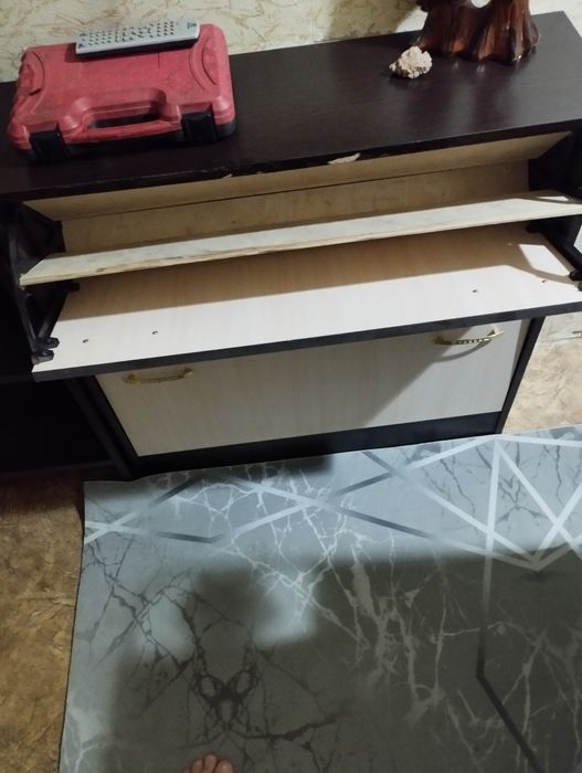 Продам прихожую .