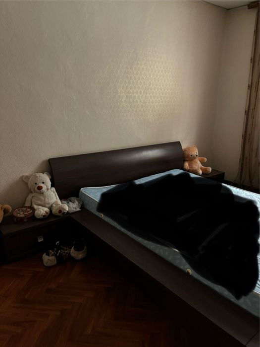 Продам кровать +2 тумбы