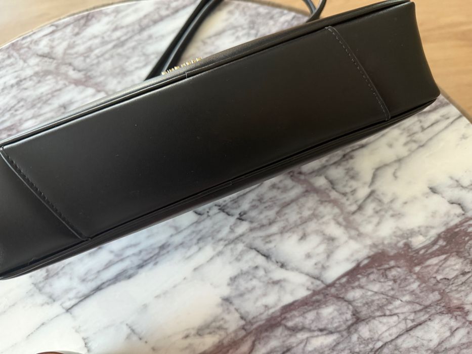 Черна дамска чанта Ginno Rossi