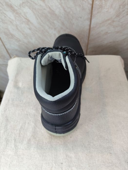 Bocanci de lucru Protection Line S3 SRC - Mărimea 42 (Noi)