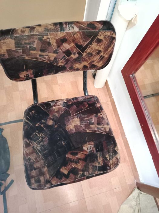 Scaun de living sau bucatarie, cadru metalic