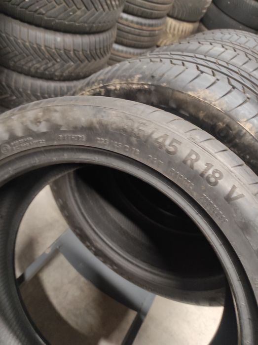 235/45/18 Continental