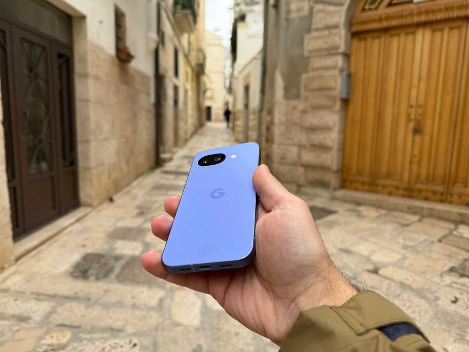 Smartphone Google Pixel 10A - Ca Nou - 128 GB - albastru/mov + husa originala