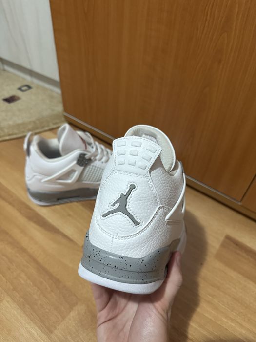 Jordan 4 White Oreo