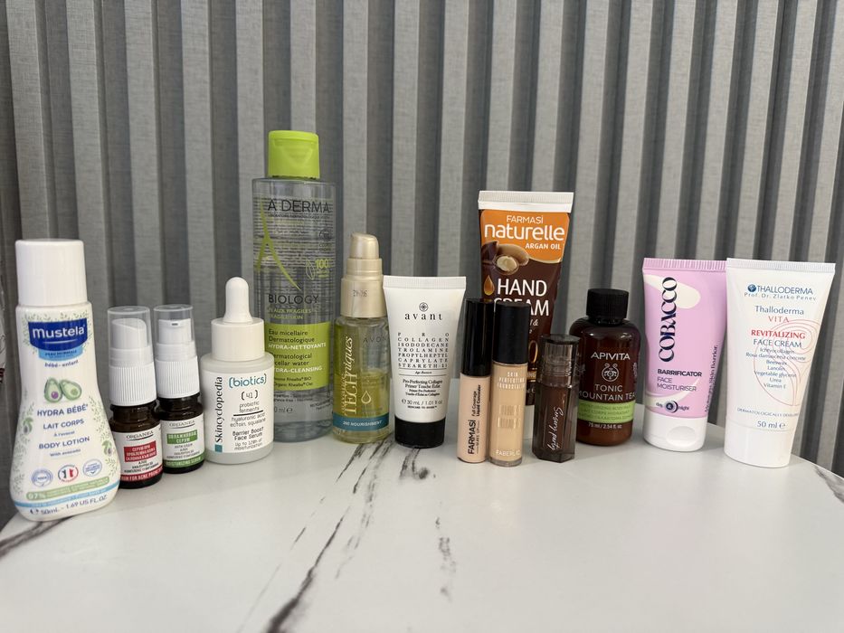 Комплект гримове нови и използвани