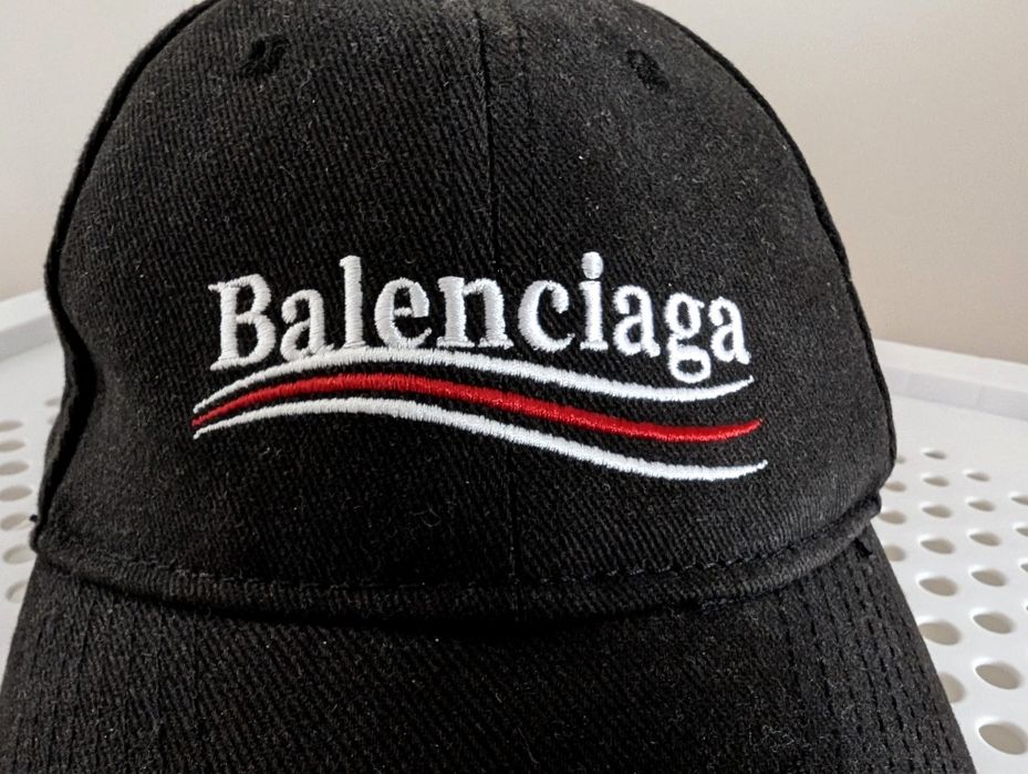 Balenciaga 2017 Campain Logo Рядка.