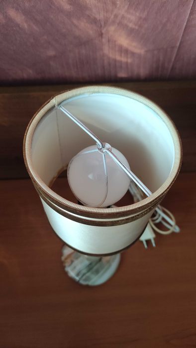 Масивна настолна лампа от естествен оникс и месинг