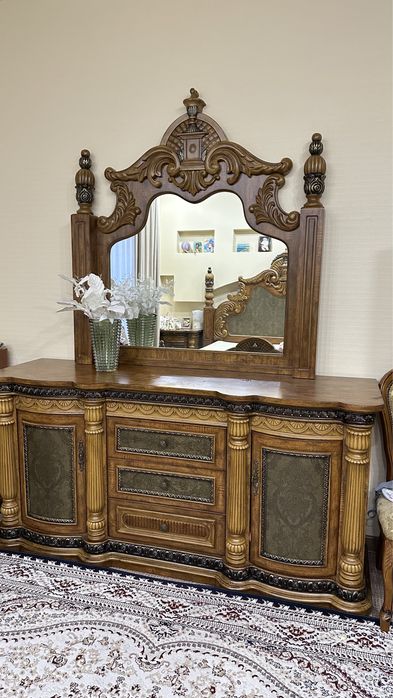 Продам спальный гарнитур