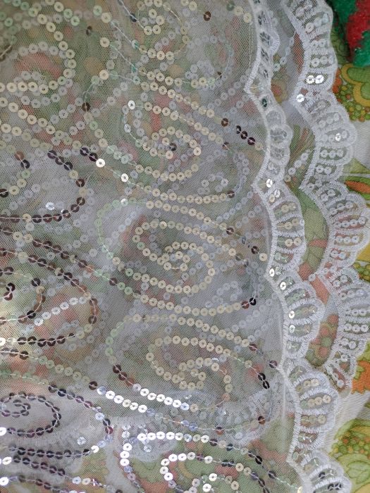 Шарф  белый легкий с поетками