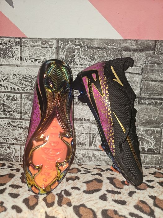 Ghete Fotbal "Air Boom" Edition – Design Dynamic & Talpă Iridescent