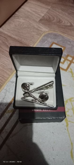 Запонки , зажимы