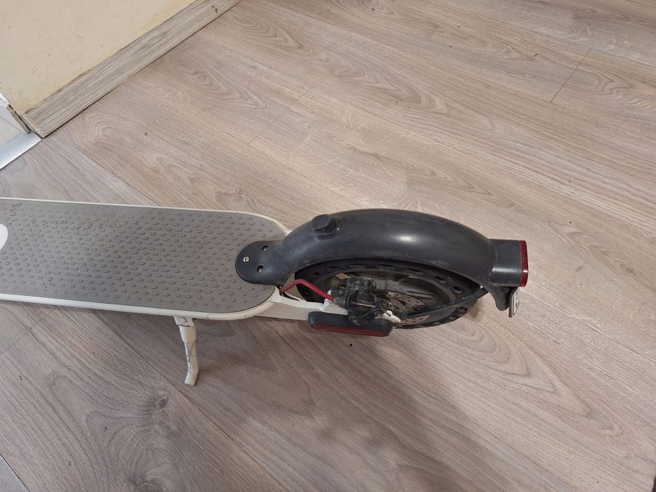 Trotineta electrica pliabila Xiaomi M365