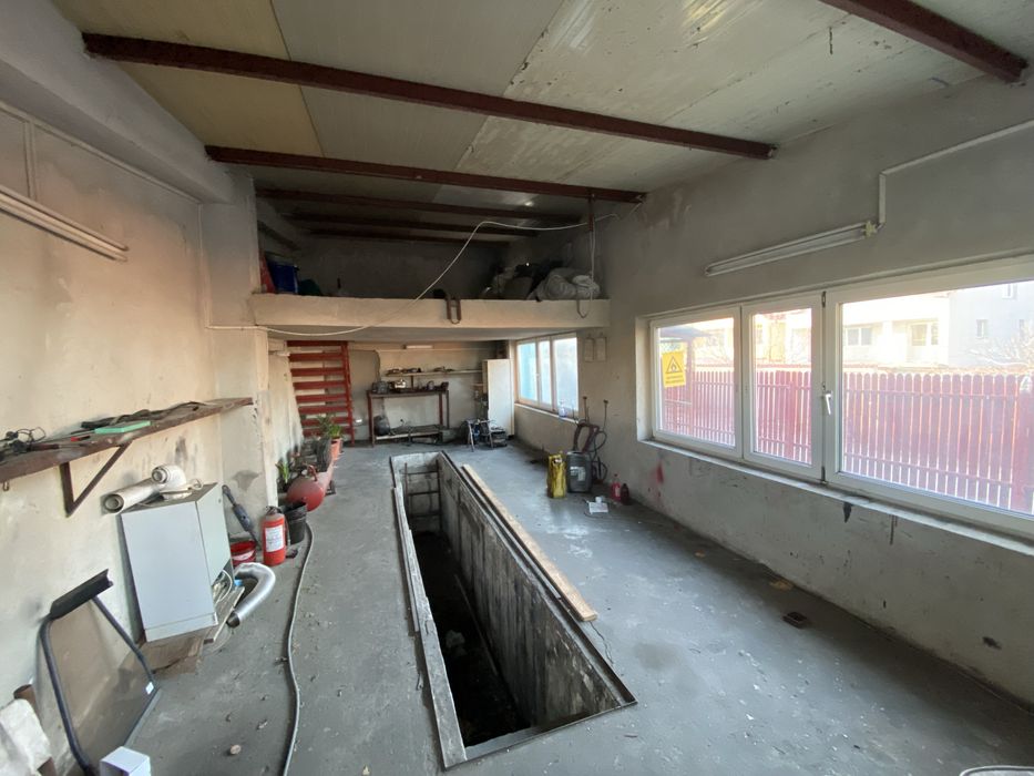 Inchiriez service auto hala garaj spatiu