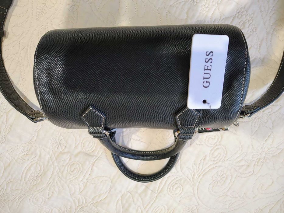 Дамска чанта Guess
