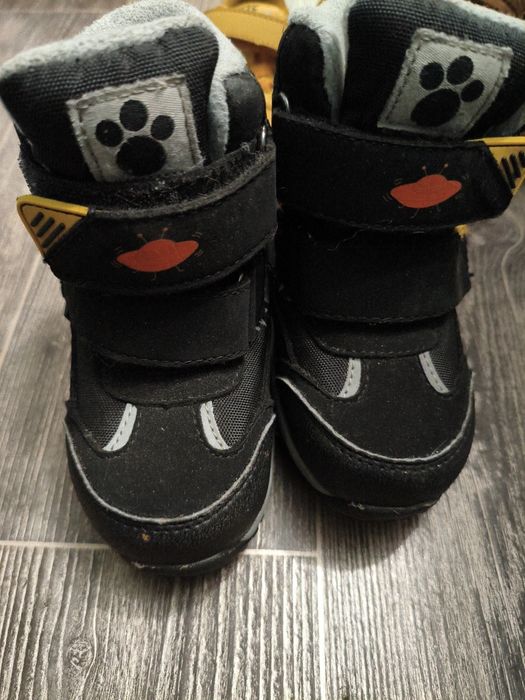 Продам зимние кросовки