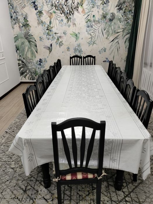 Стол со стульями