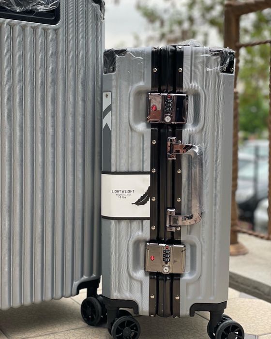 Супер прочные чемоданы без молнии