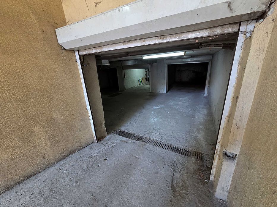 Дава се под наем Гараж / Паркомясто в София, Дианабад - 19 кв.м за 150 € - Снимка #2