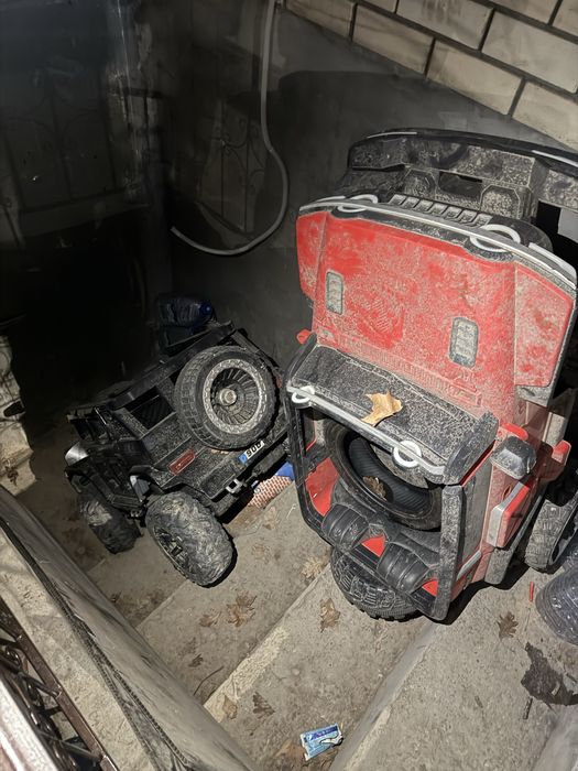 Продам детские машинки большие в отличном состоянии