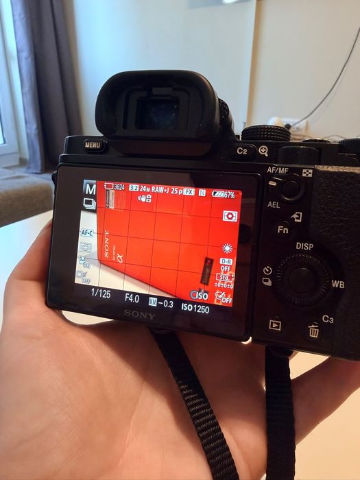 Sony Alpha 7 (ILCE-7) + obiectiv kit FE 28-70mm