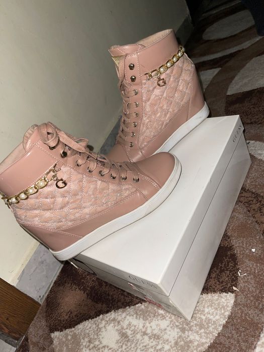 Ghete guess.  , culoare roz Pal , mărime 39