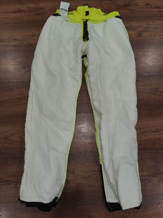 Pantaloni de lucru reflectorizanti cu protectie